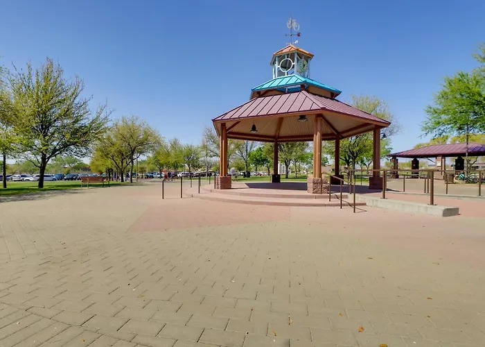 Furnished Patio, Fire Pit: Peaceful Home!