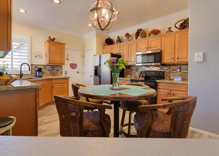 Holiday home Furnished Patio, Fire Pit: Peaceful Home! *